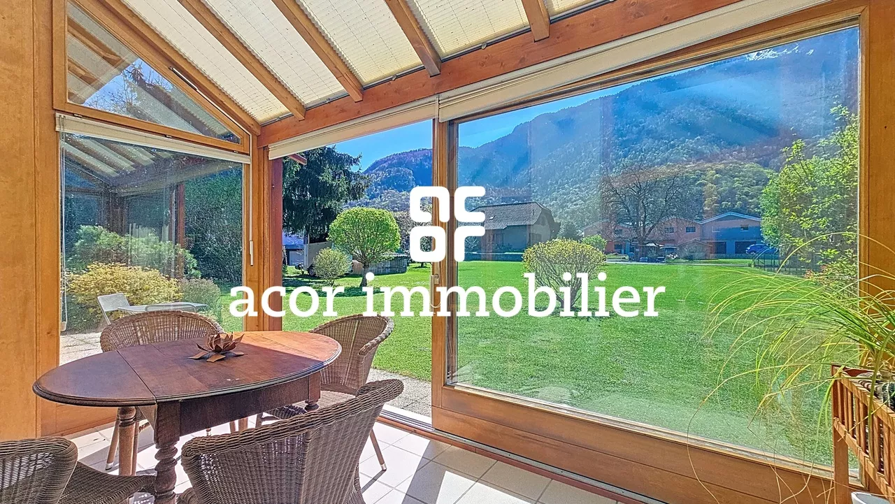 Villa d'architecte 6,5 pces aux volumes spectaculaires !