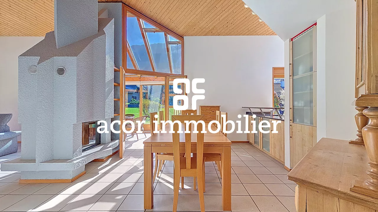 Villa d'architecte 6,5 pces aux volumes spectaculaires !