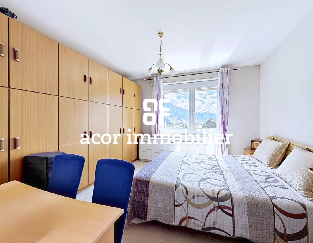 Appartement 3.5 pièces avec double balcon à St-Pierre-de-Clages