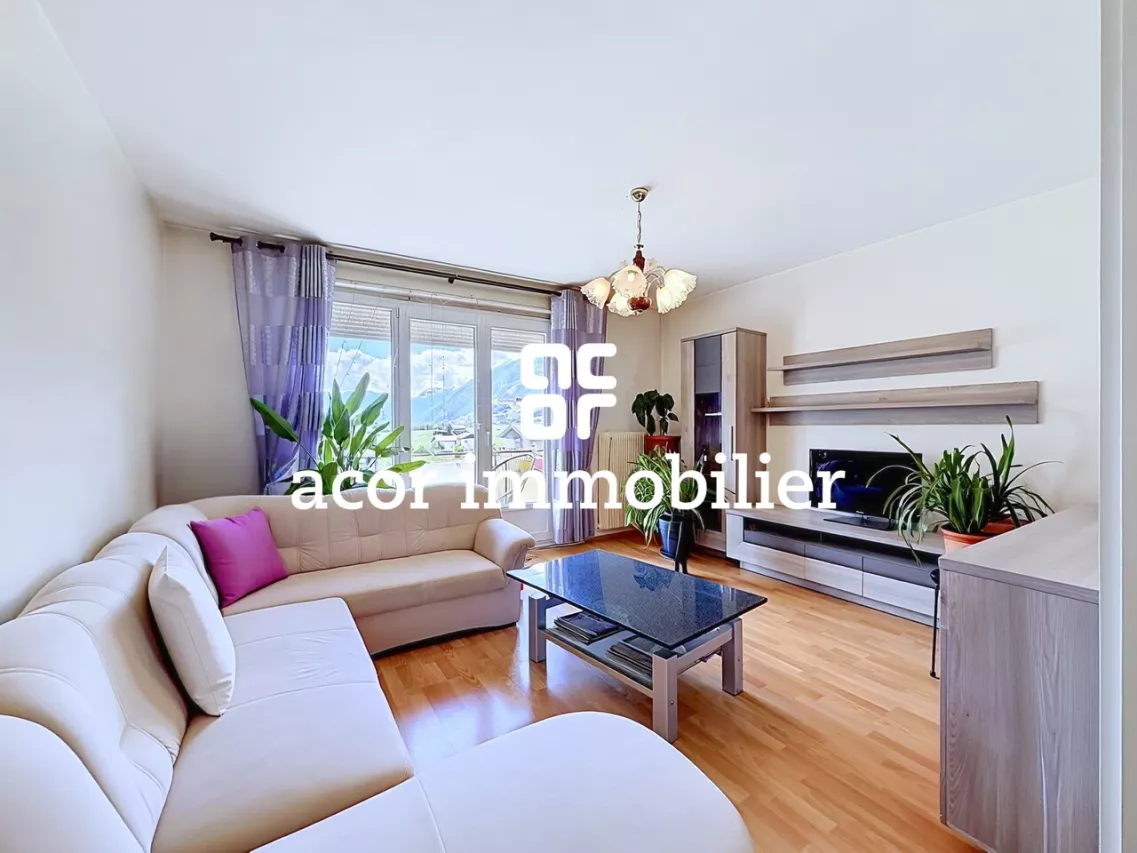 Appartement 3.5 pièces avec double balcon à St-Pierre-de-Clages