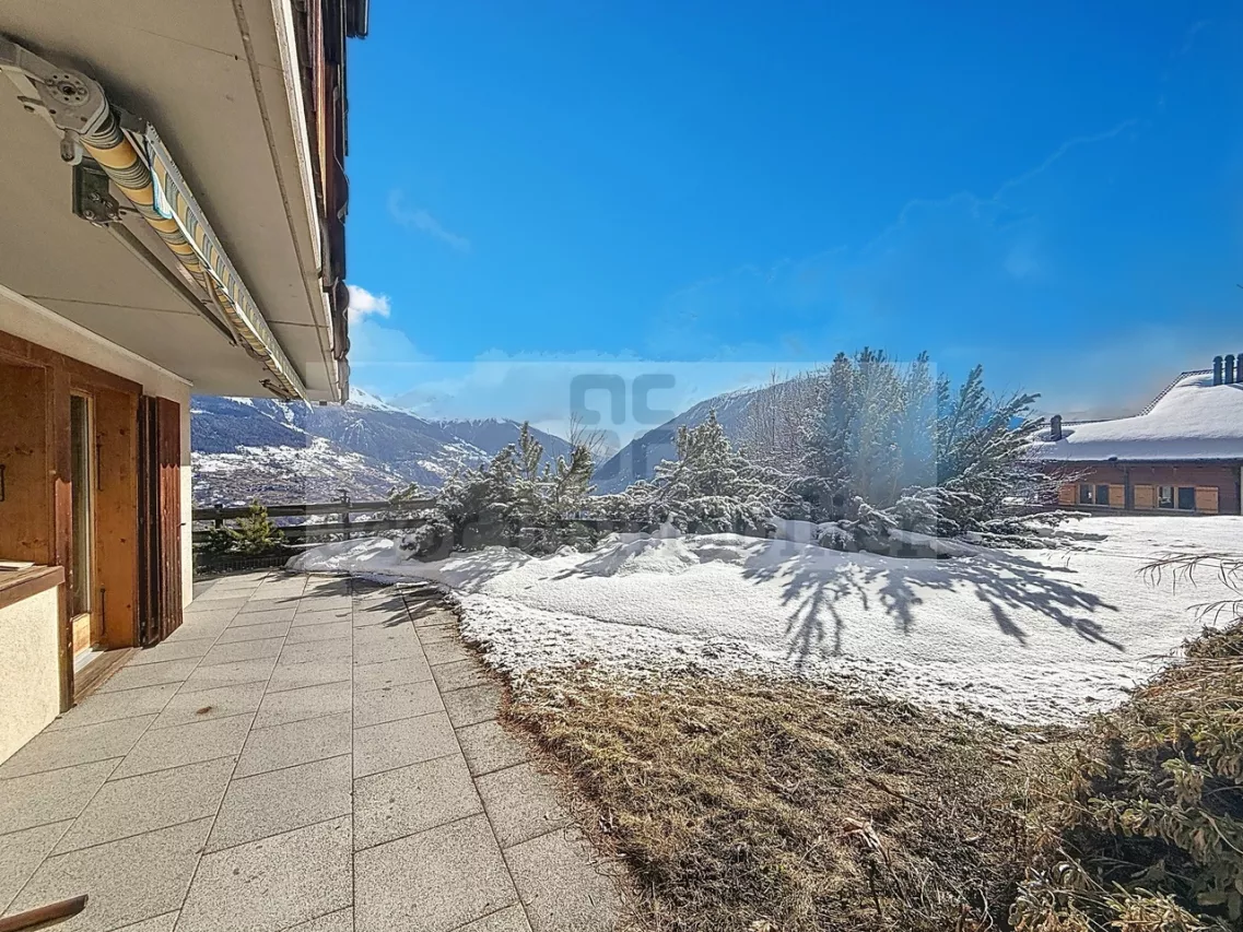 Appartement 3.5 pièces avec terrasse, à quelques pas des piste de ski.