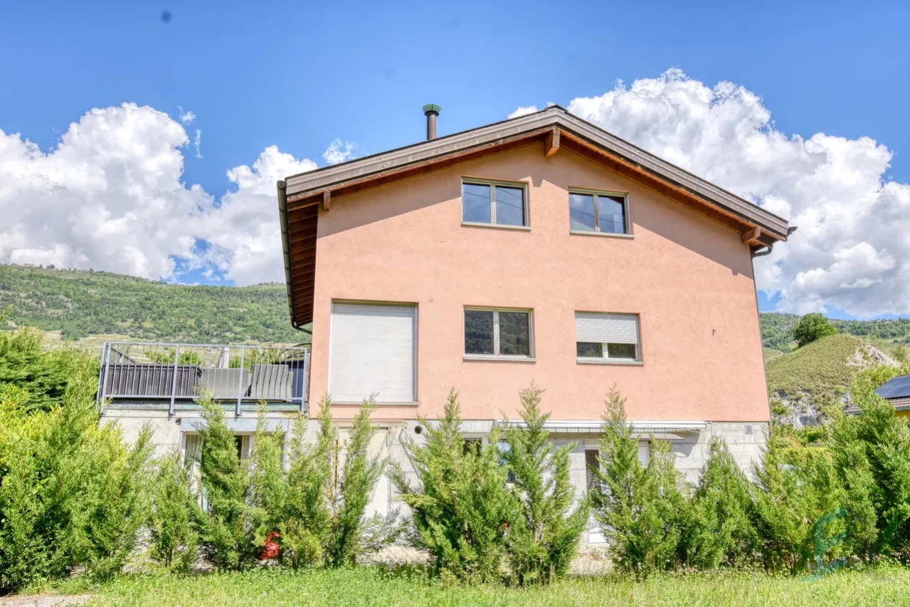 A LOUER Joli appartement en rez-de-chaussée de 2 ½ pièces à Granges VS