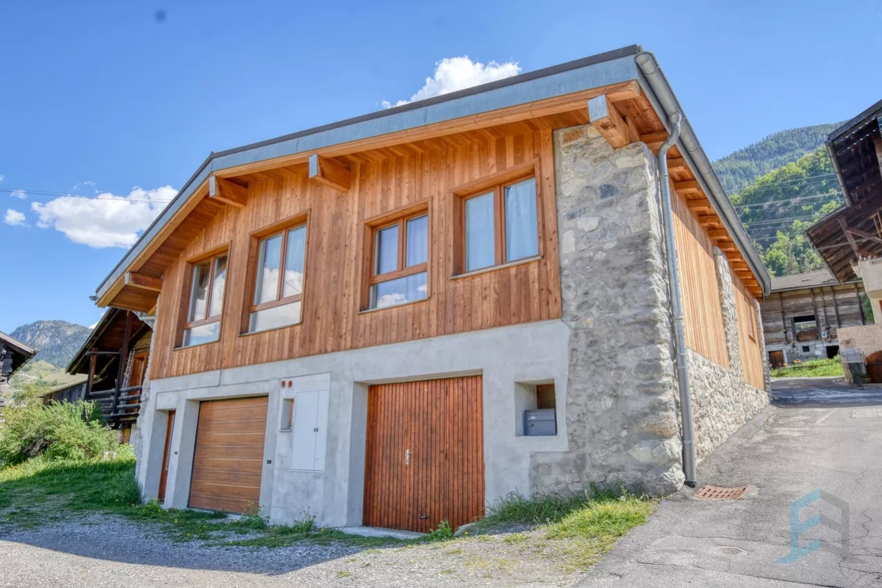 EXCLUSIF Belle maison rénovée de 3 ½ pièces avec spacieux sous-sol