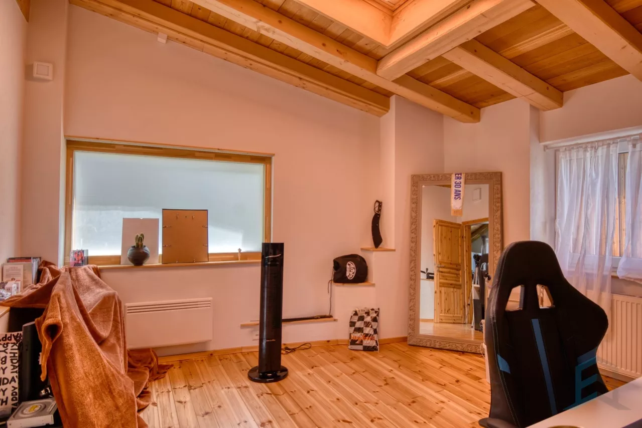EXCLUSIF Belle maison rénovée de 3 ½ pièces avec spacieux sous-sol