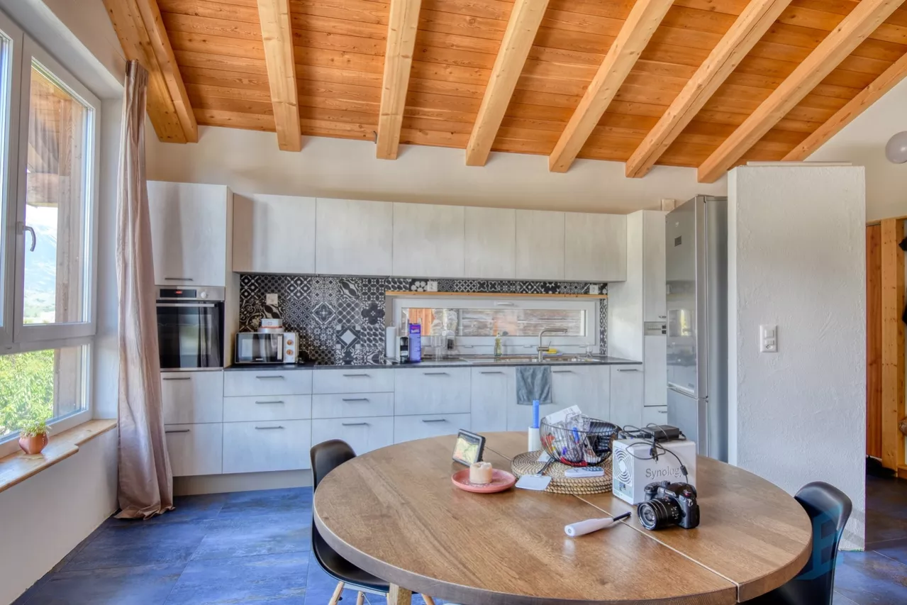 EXCLUSIF Belle maison rénovée de 3 ½ pièces avec spacieux sous-sol