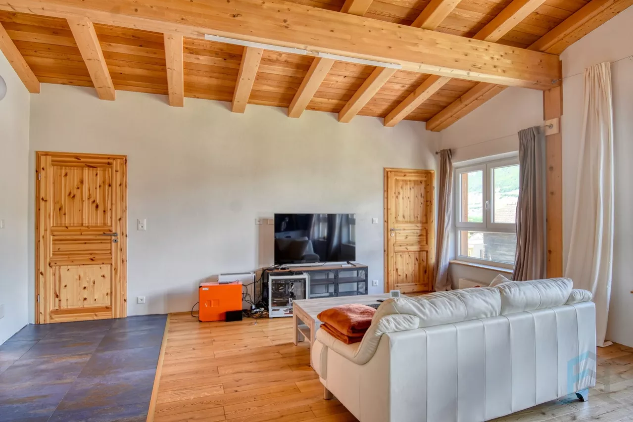 EXCLUSIF Belle maison rénovée de 3 ½ pièces avec spacieux sous-sol