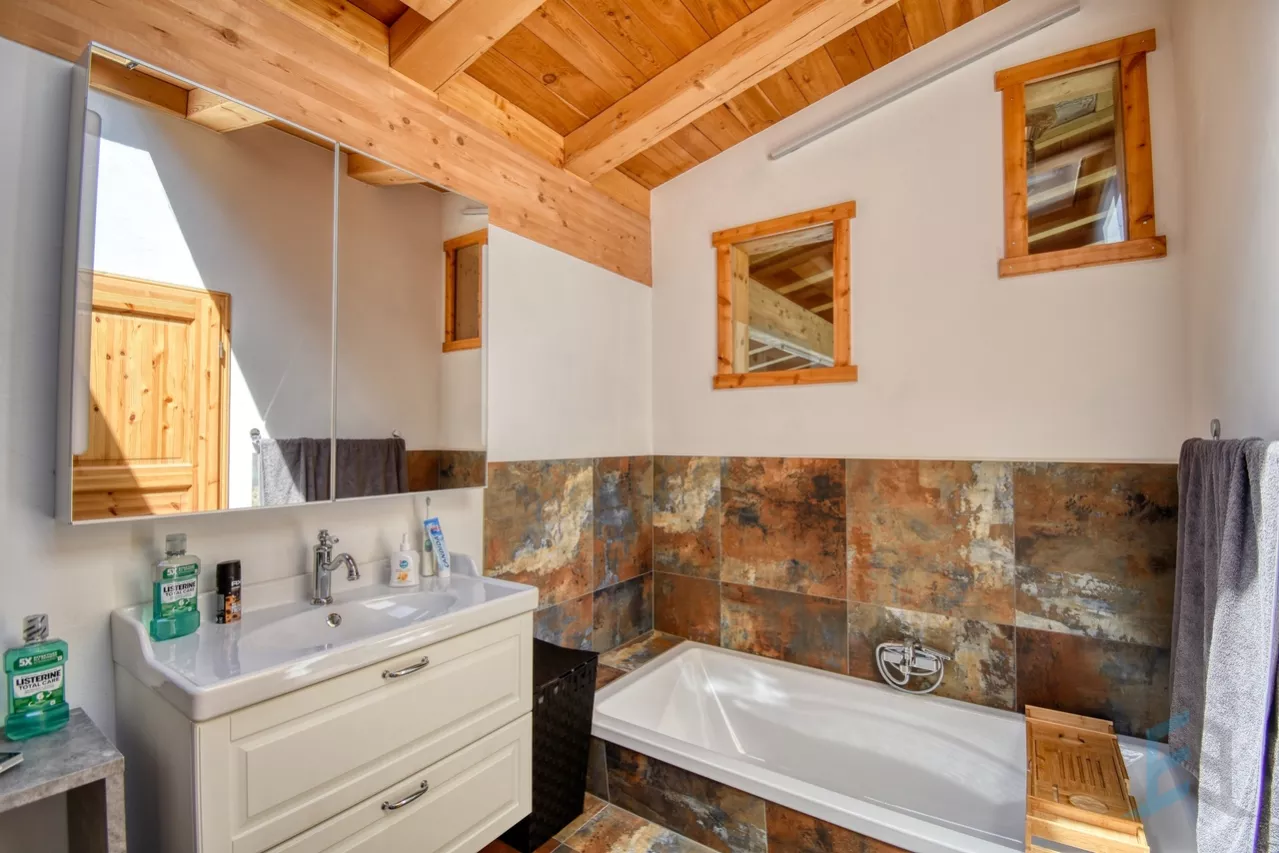 EXCLUSIF Belle maison rénovée de 3 ½ pièces avec spacieux sous-sol