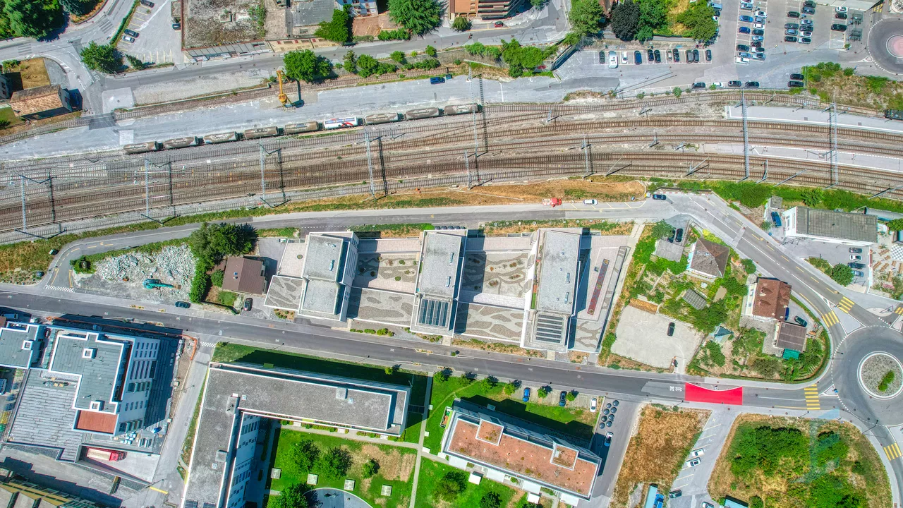 A LOUER Superbe attique de 3 ½ pièces à proximité de la gare