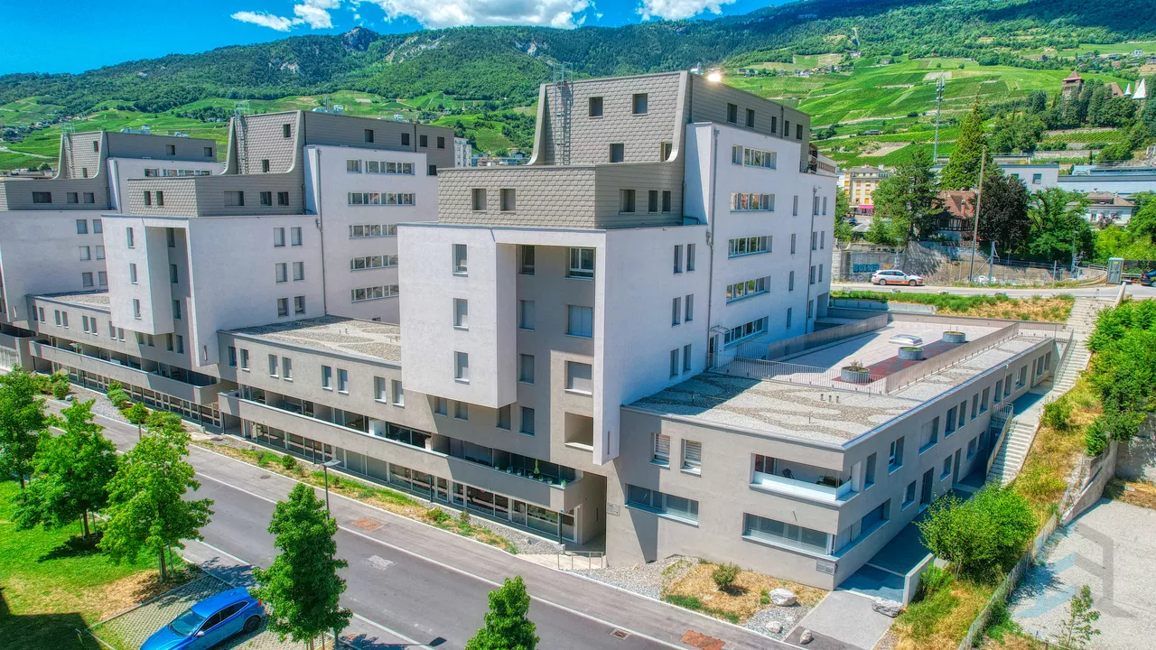A LOUER Superbe attique de 3 ½ pièces à proximité de la gare