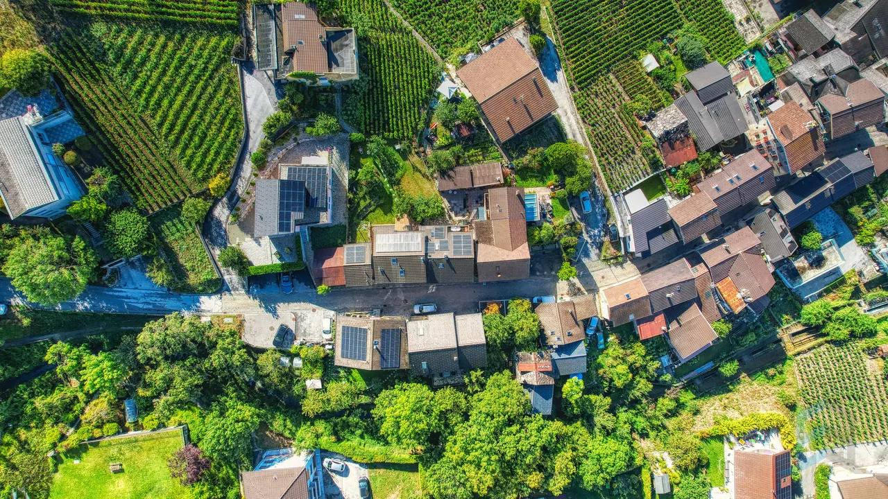 A LOUER Charmant appartement meublé de 3 ½ pièces en rez-de-jardin