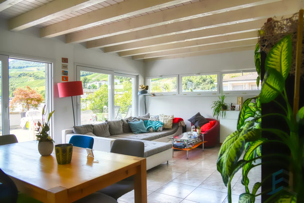 EXCLUSIF Attique de 2 ½ pièces avec spacieuse terrasse panoramique