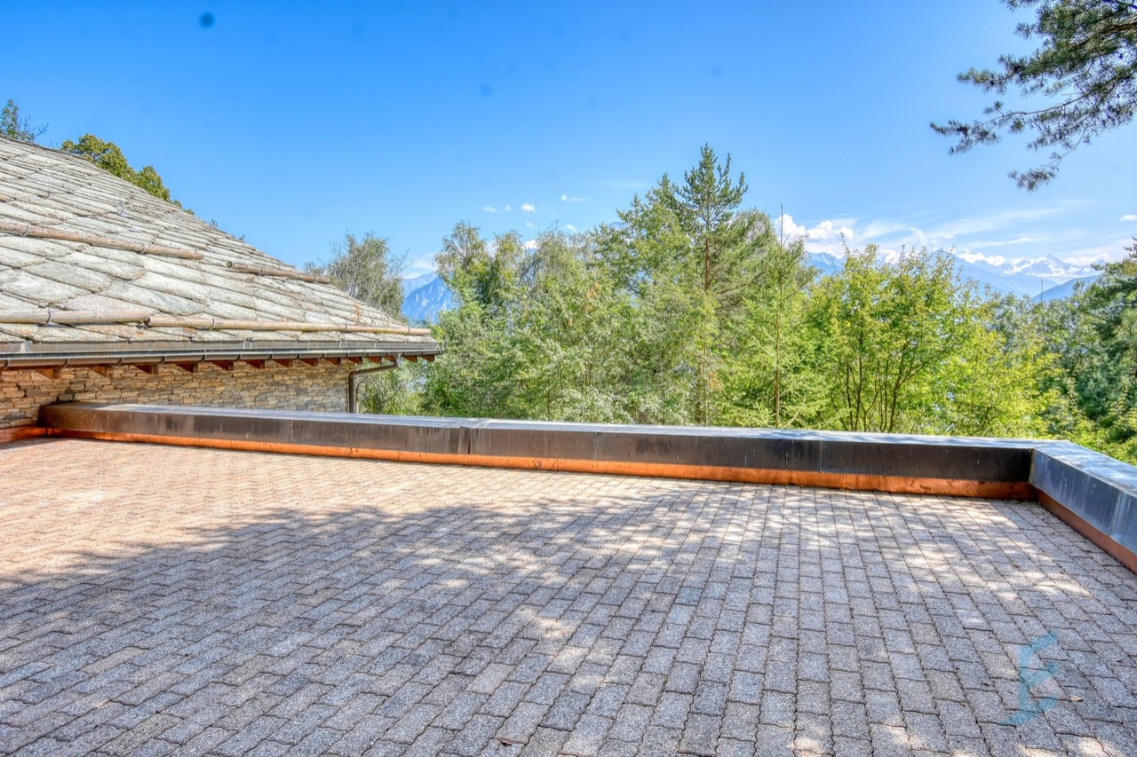 EXCLUSIF magnifique chalet individuel de 535m² en pleine nature