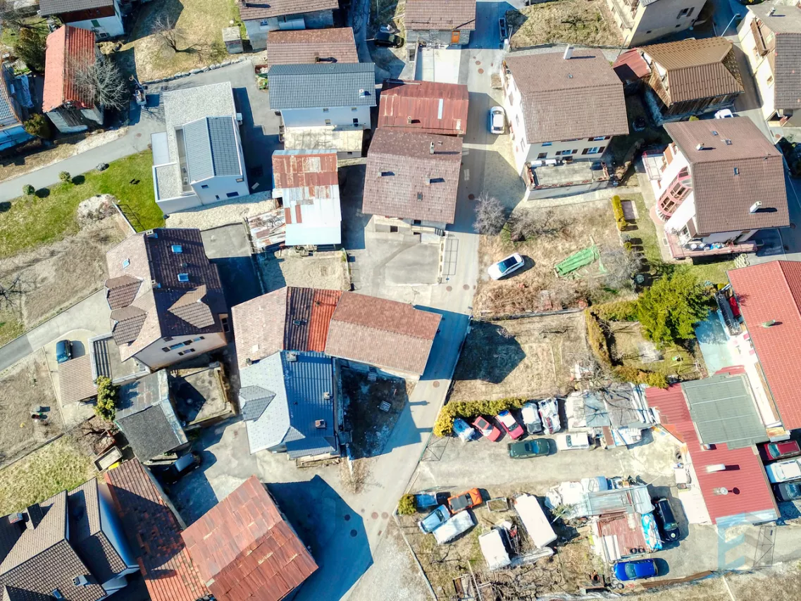 Maison à rénover dans le charmant village de Premploz (Erde)