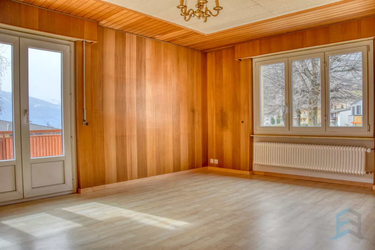 EXCLUSIVITE Bâtiment de 2 appartements de 4 ½ p. au centre du village