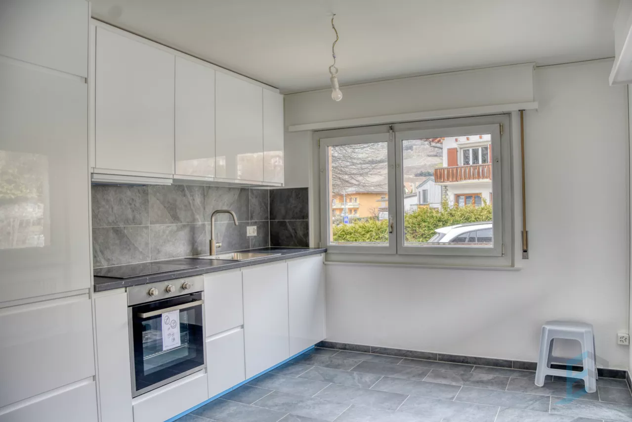 EXCLUSIVITE Bâtiment de 2 appartements de 4 ½ p. au centre du village