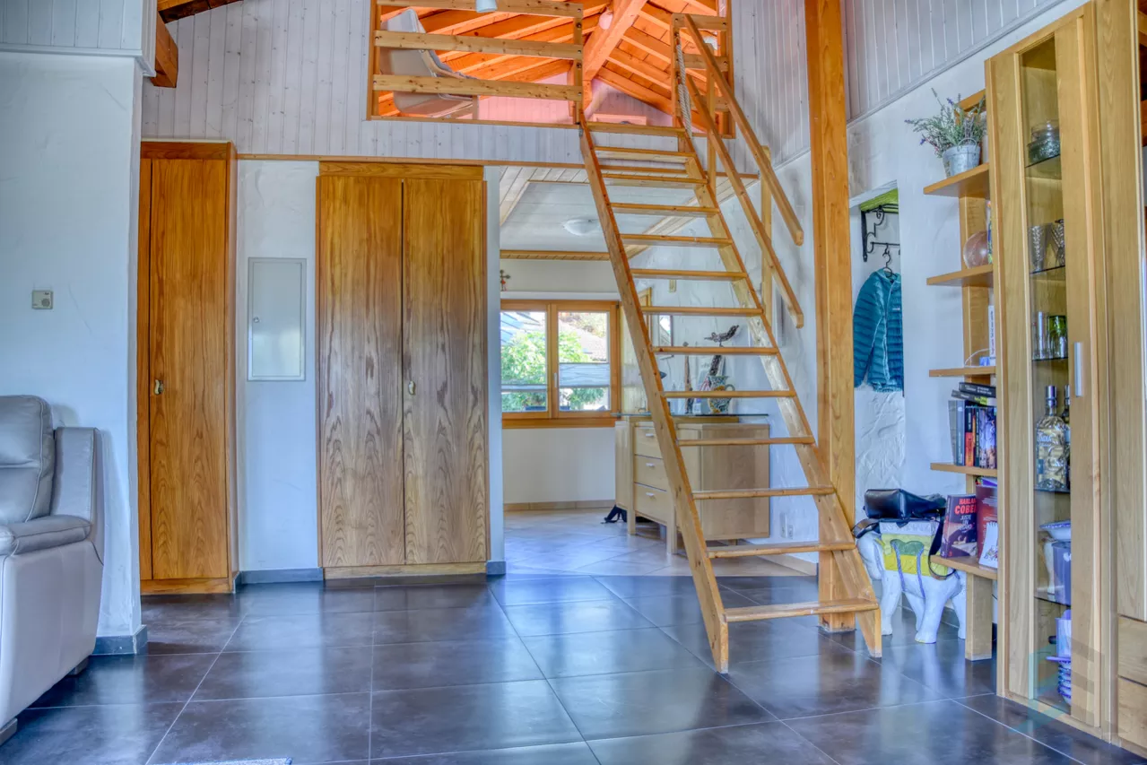 EXCLUSIVITE Bâtiment de 2 appartements de 4 ½ p. au centre du village
