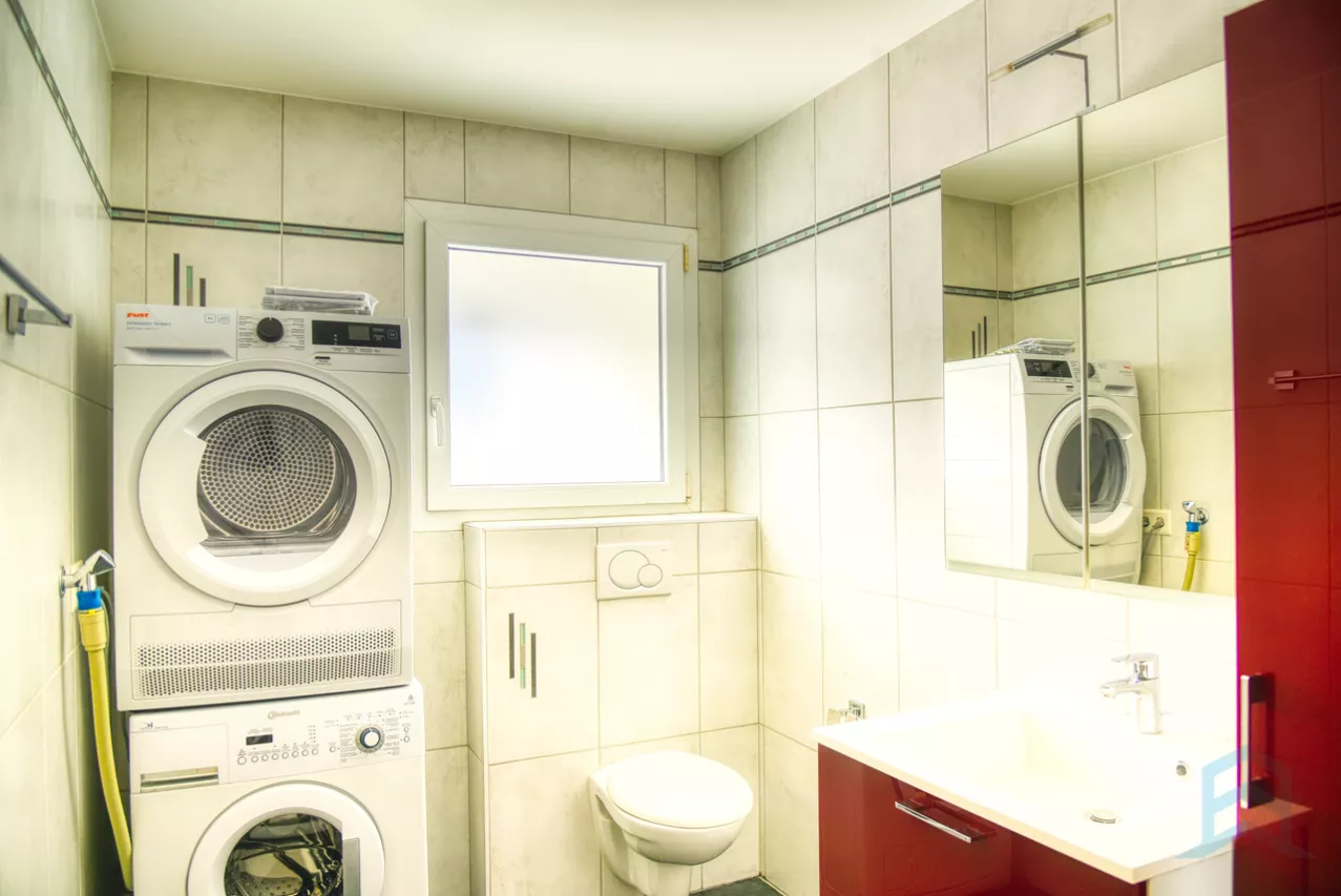 EXCLUSIF Appartement de 2 ½ pièces avec grande terrasse au 1er étage