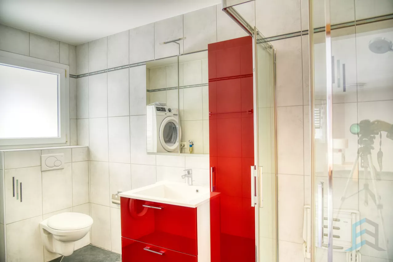 EXCLUSIF Appartement de 2 ½ pièces avec grande terrasse au 1er étage