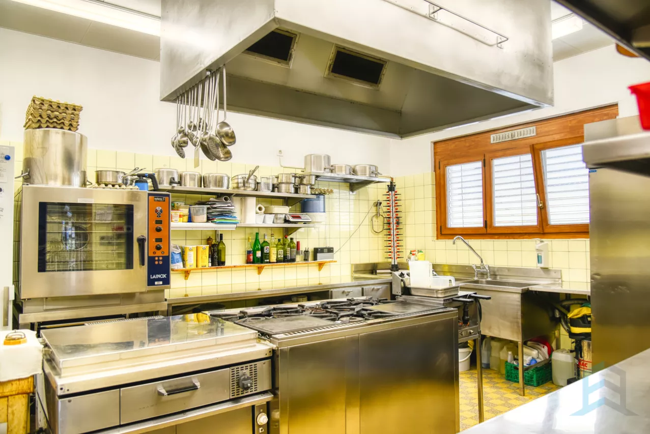 EXCLUSIF Magnifique restaurant de 218m² au centre du village