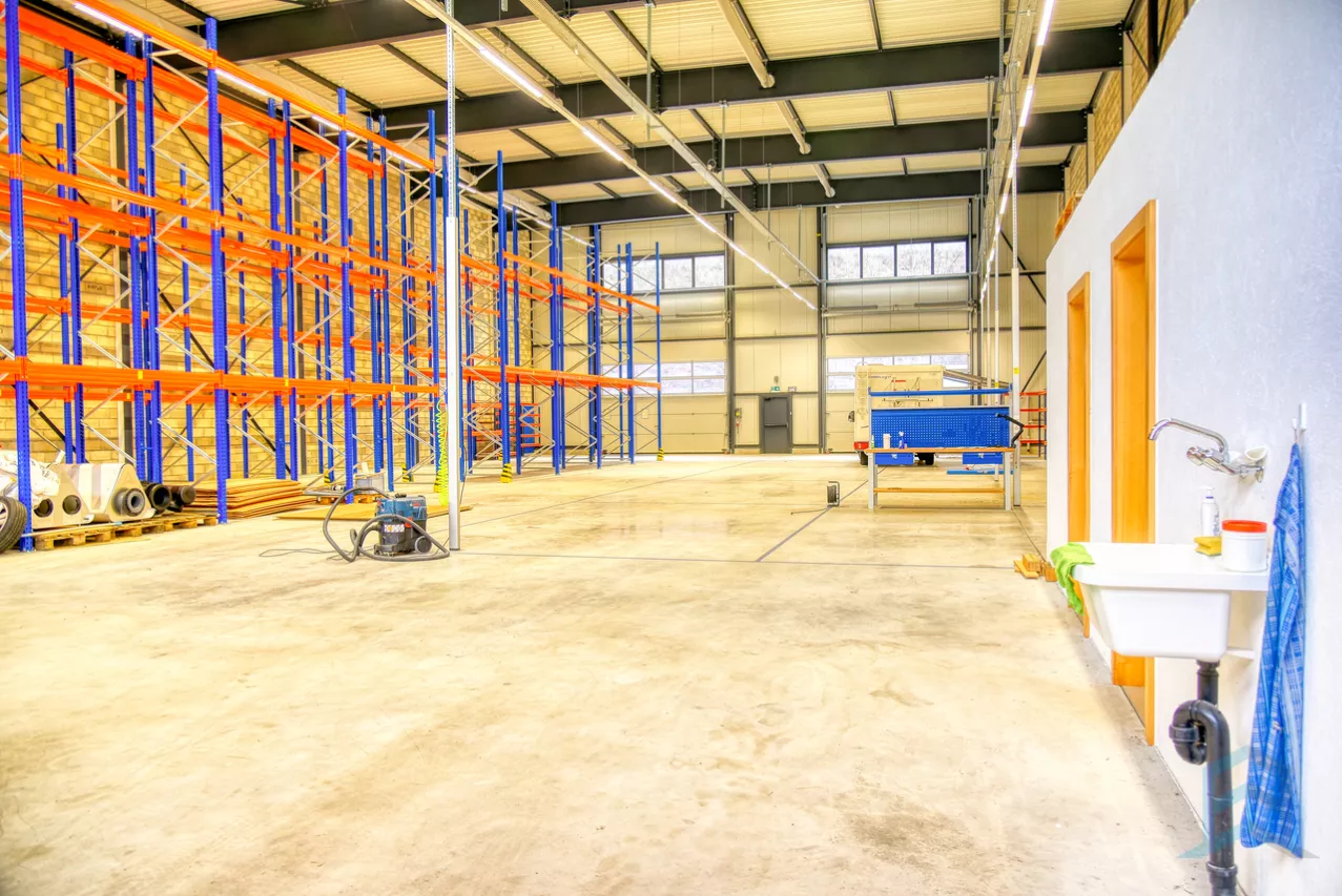 A LOUER Halle industrielle aménagée et moderne à Daval (Sierre)