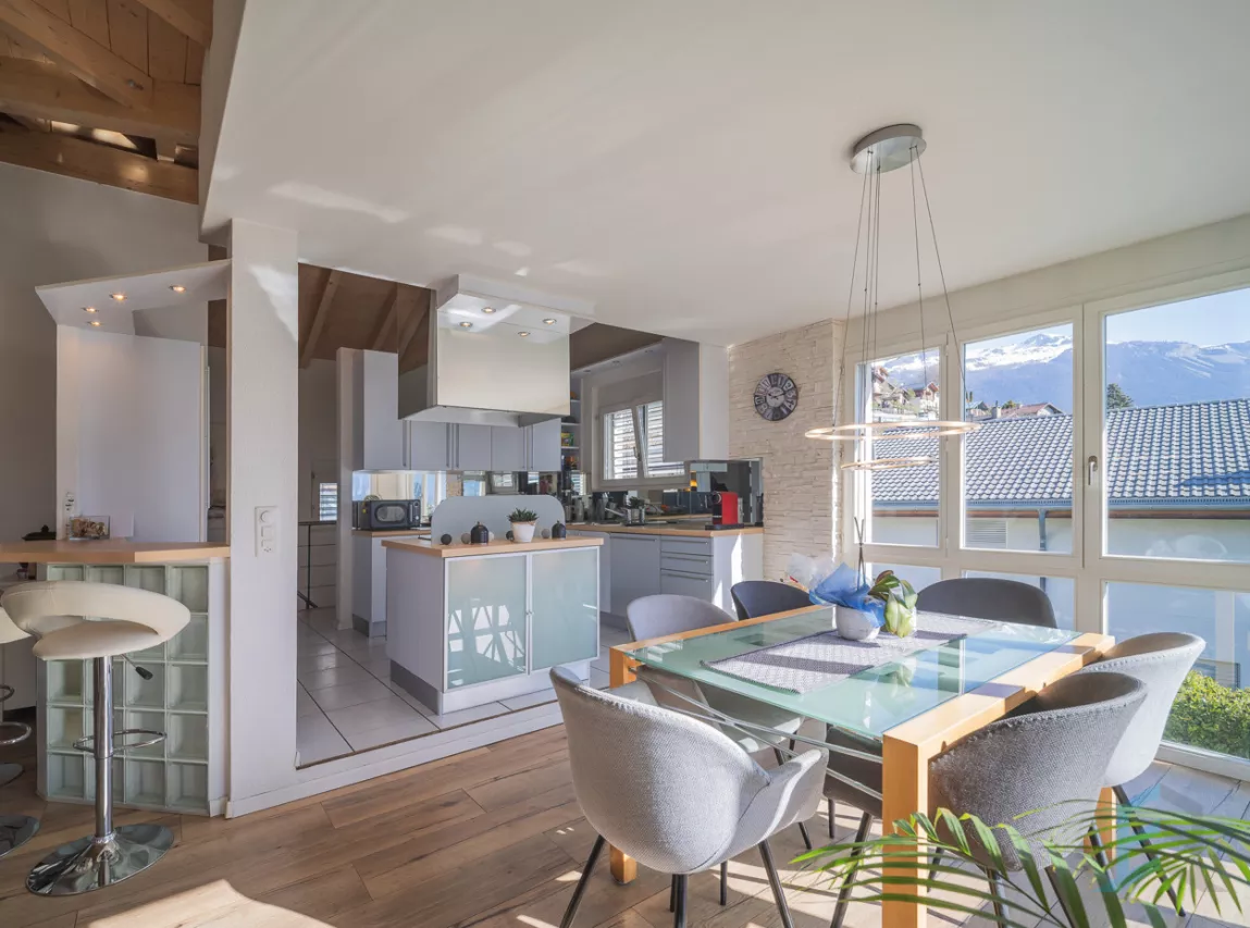 EXCLUSIVITE Splendide villa jumelée de 5 ½  pièces à Corin