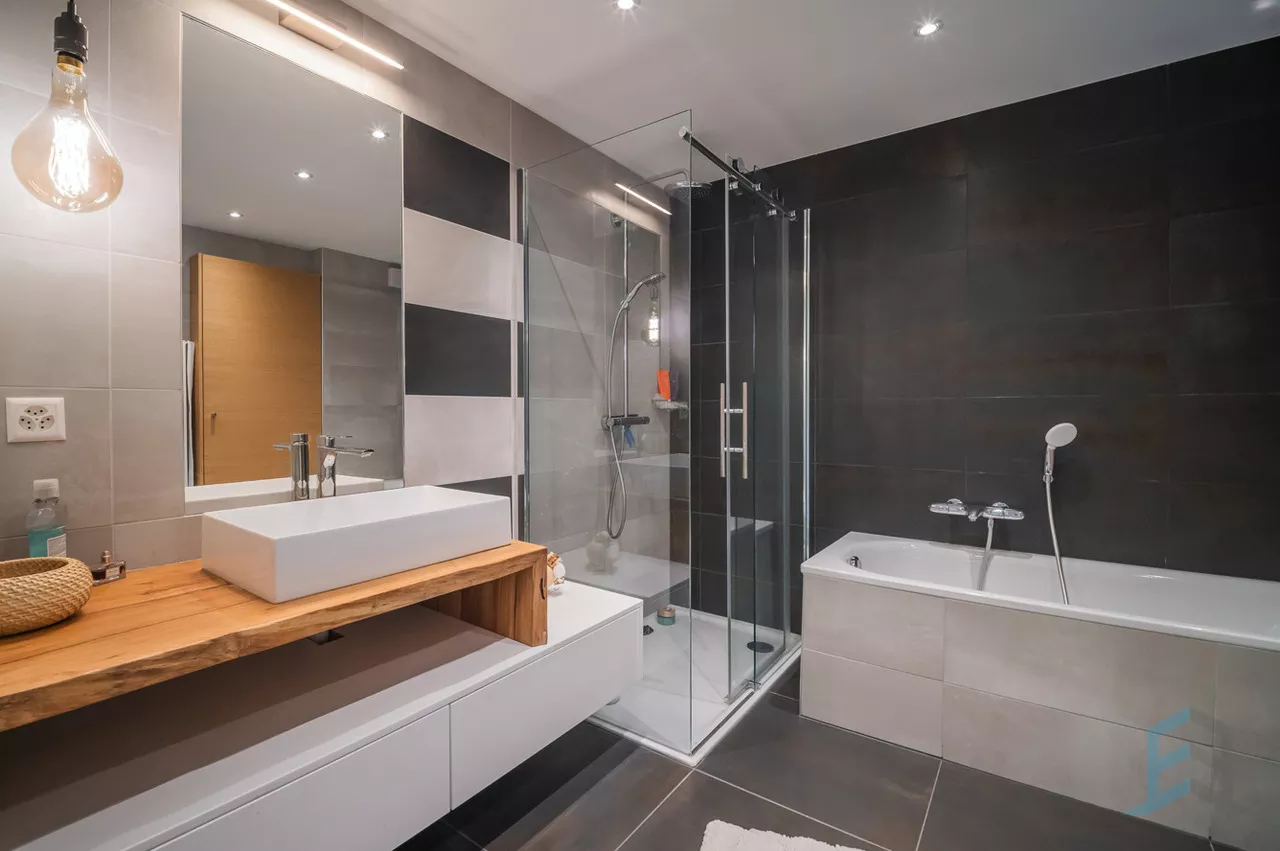 EXCLUSIVITE Splendide villa jumelée de 5 ½  pièces à Corin