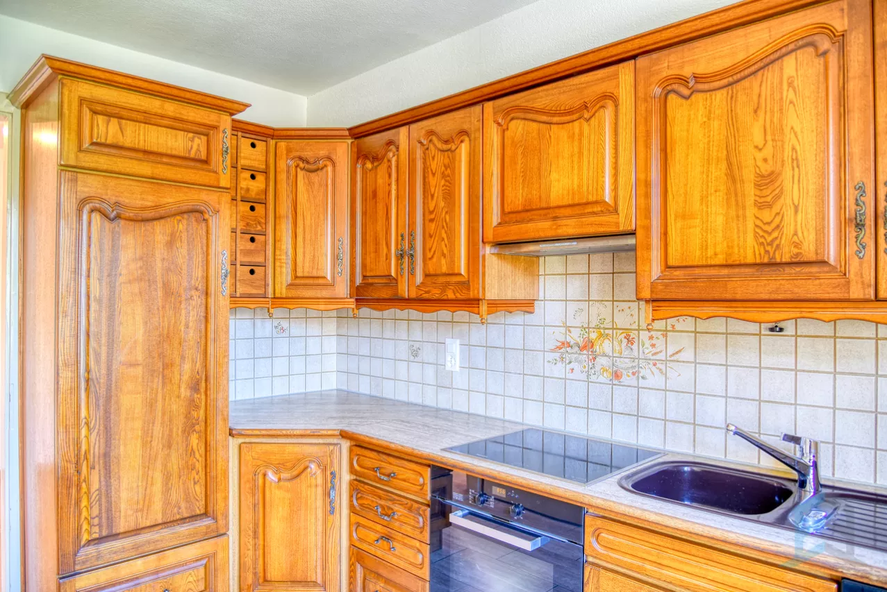 A LOUER Charmant appartement de 3 ½ pièces avec balcon et garage-box