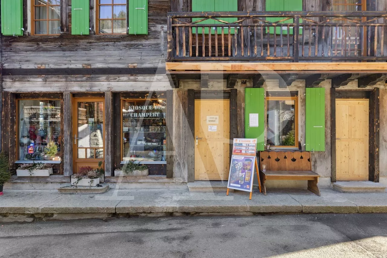Local commercial au coeur du village