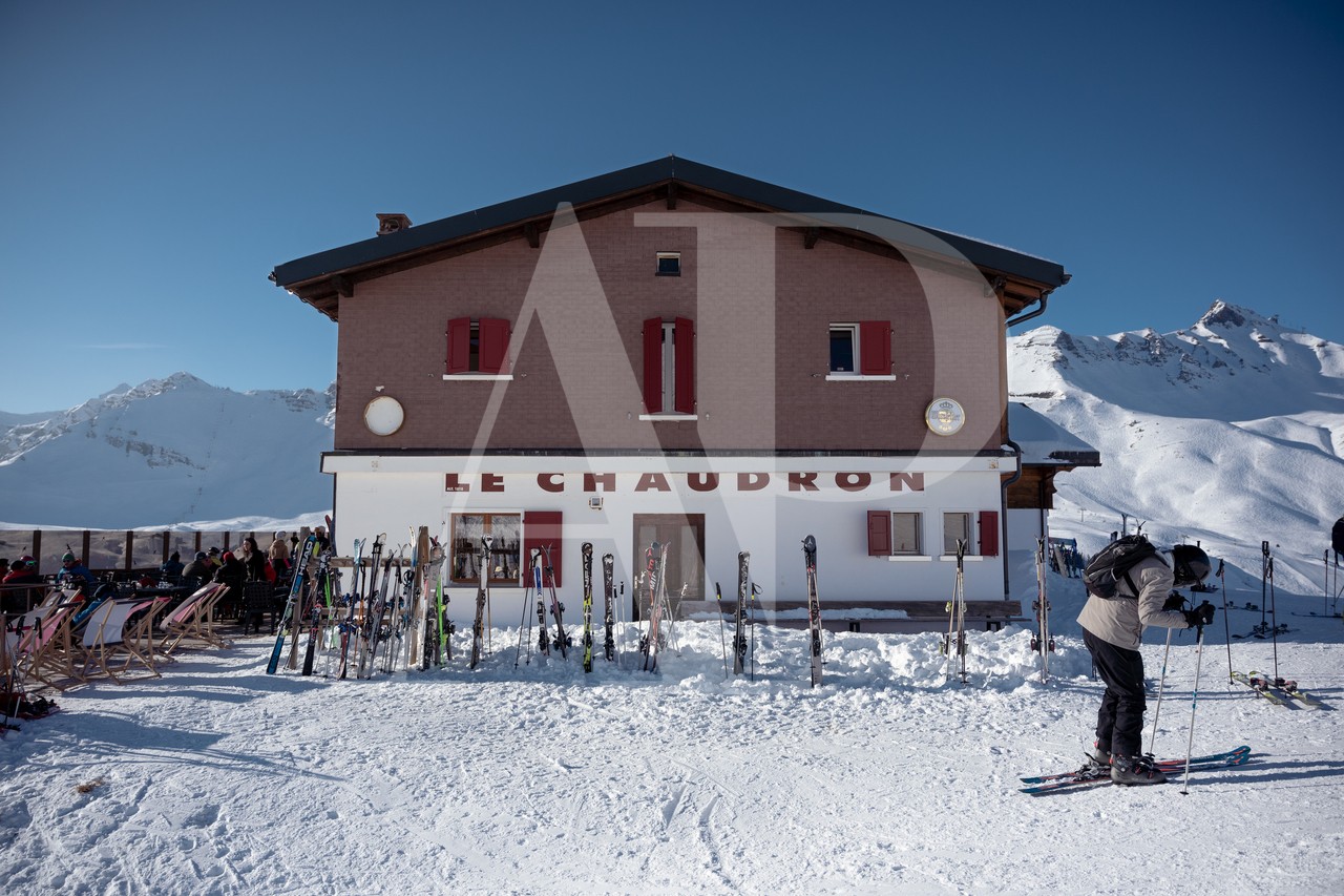 Restaurant avec chambres d'hôtes ski-in-out à  Champéry Planachaux