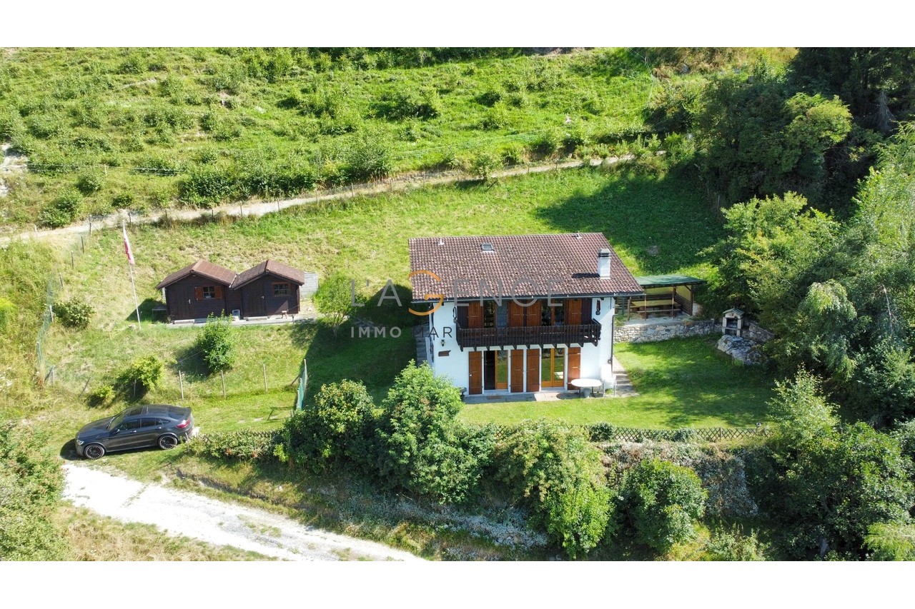 CHALET TRADITIONNEL AVEC VUE IMPRENABLE