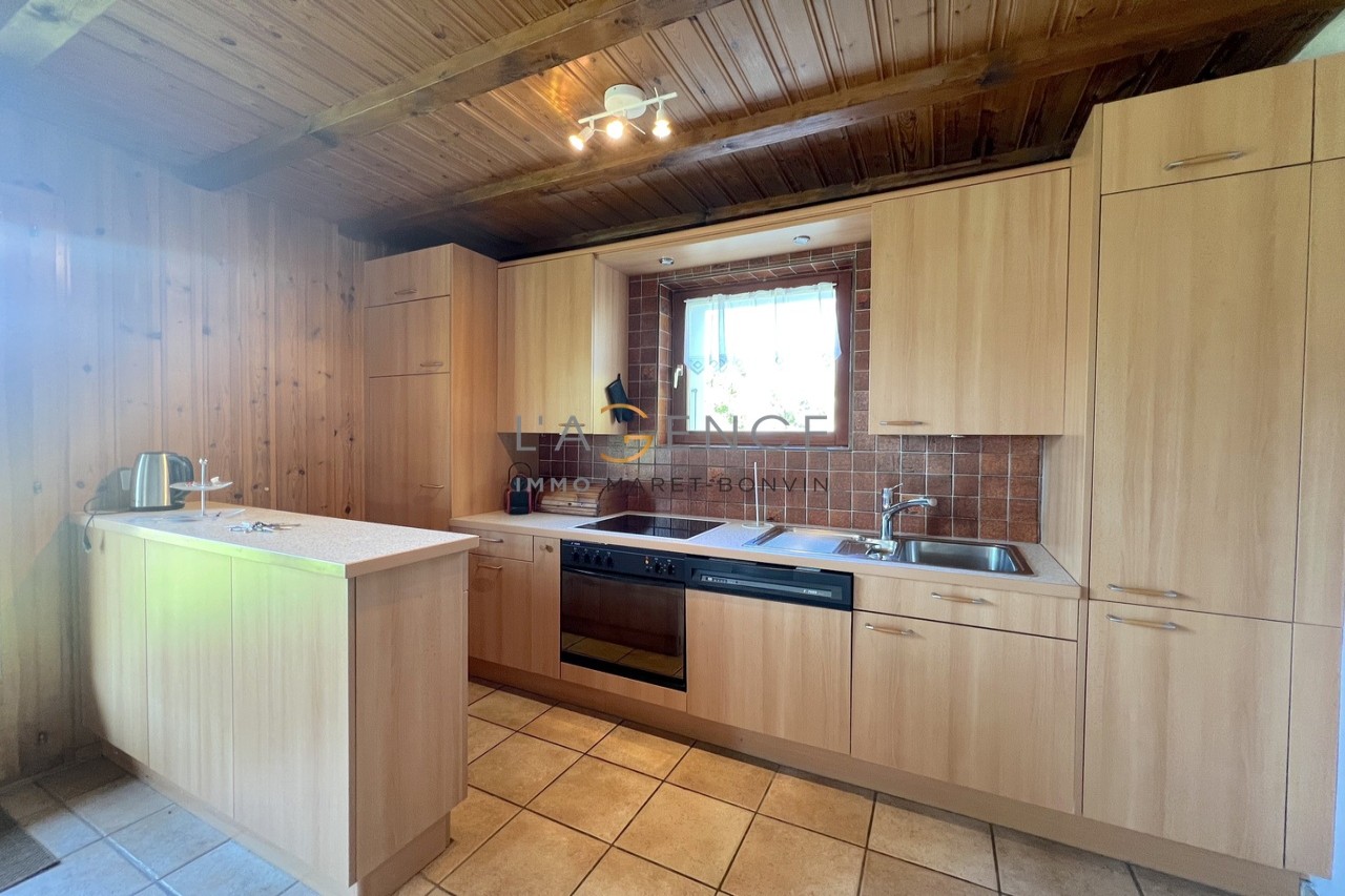 CHALET TRADITIONNEL AVEC VUE IMPRENABLE