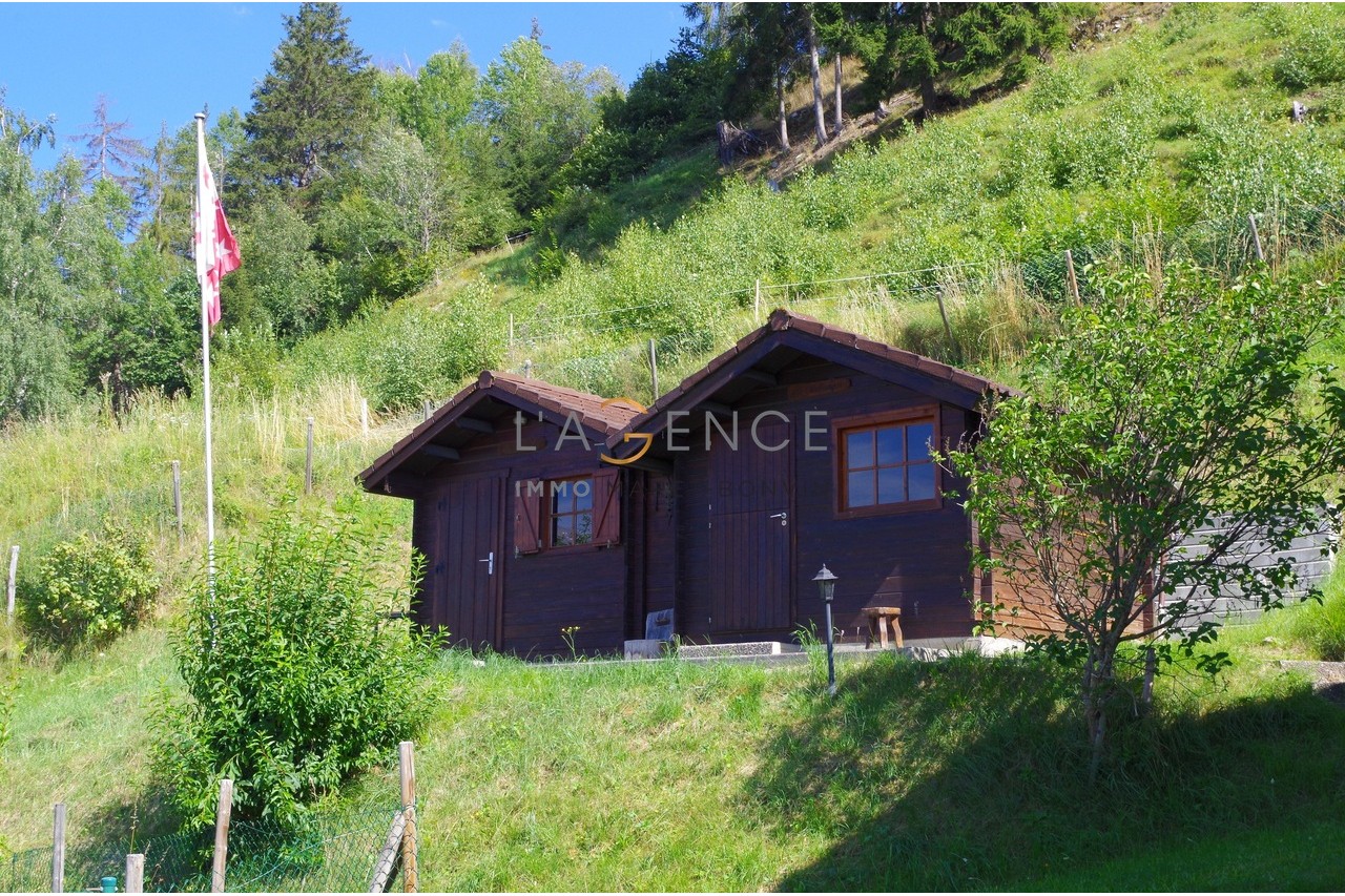 CHALET TRADITIONNEL AVEC VUE IMPRENABLE