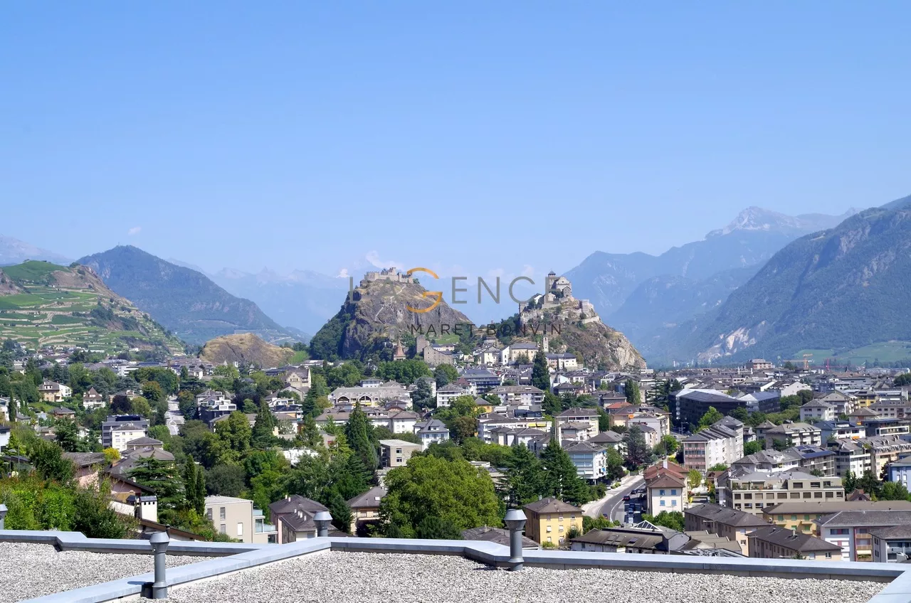 APPARTEMENT 3,5 PCES AVEC VERANDA ET VUE SUR LES CHATEAUX - GRAVELONE