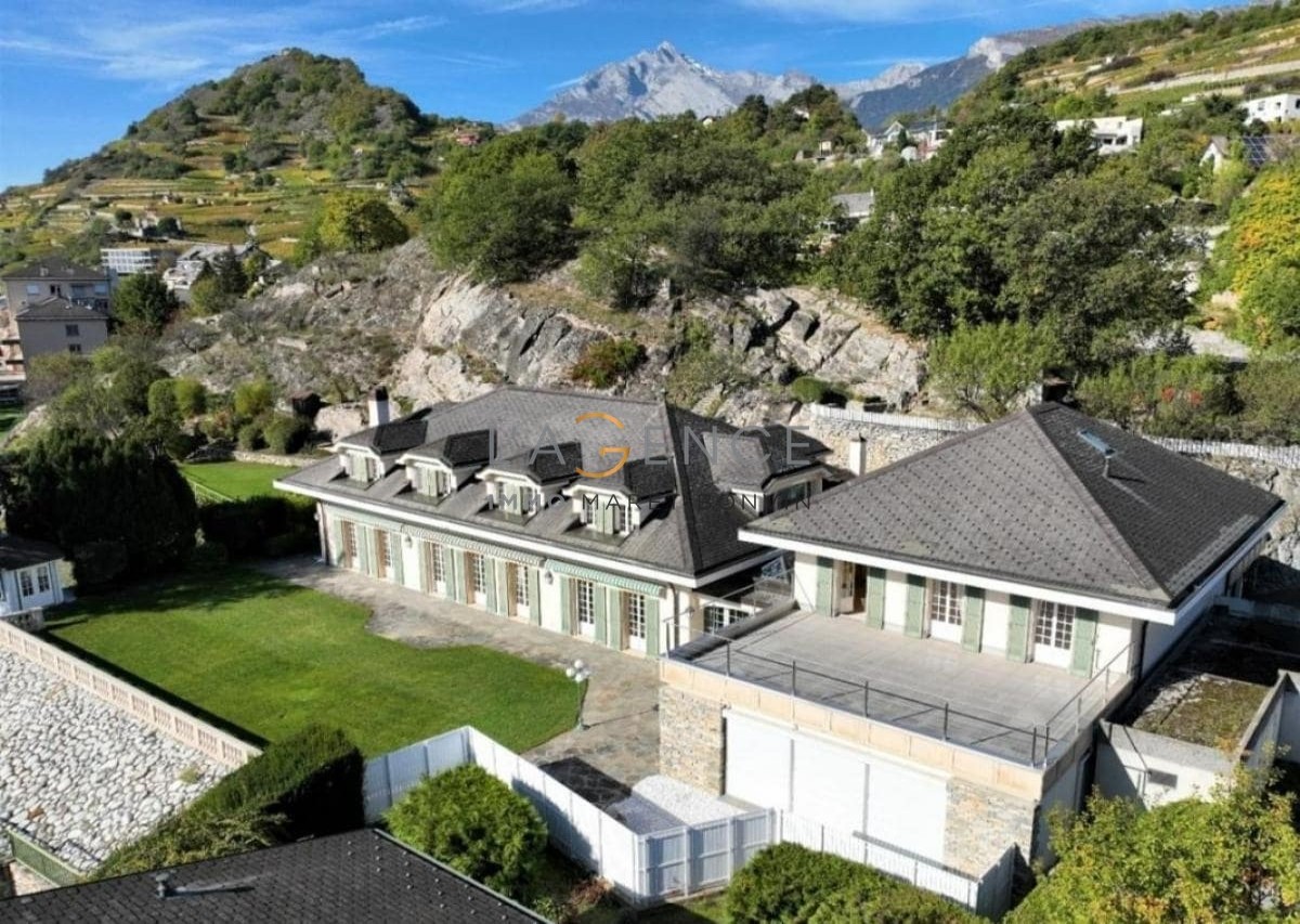 LUXUEUSE MAISON DE MAITRE DANS UN CADRE UNIQUE