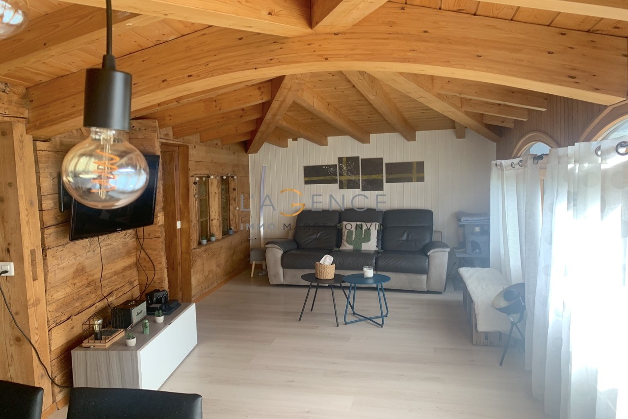 IMMEUBLE D'HABITATION DE 3 APPARTEMENTS