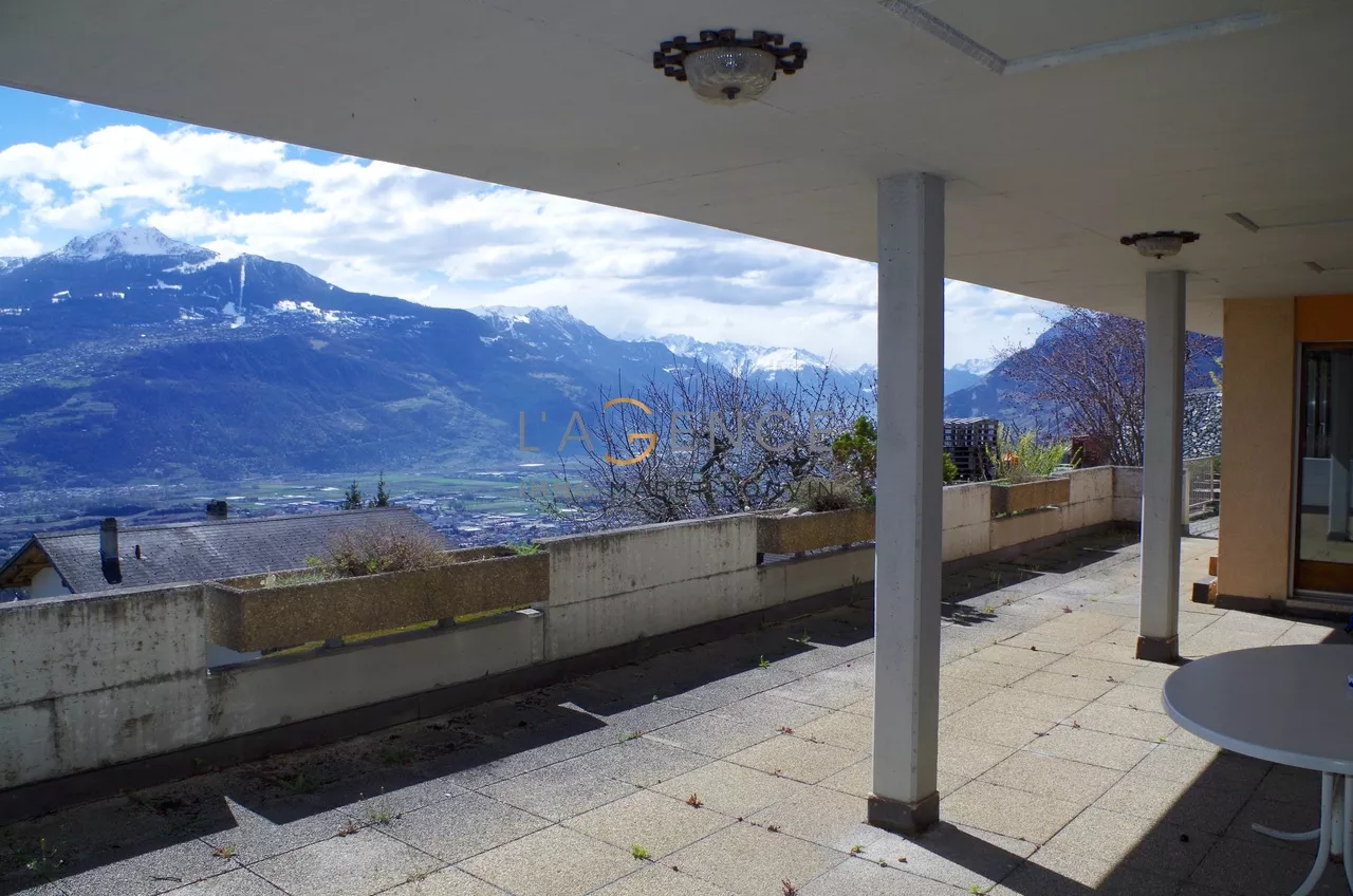 APPARTEMENT 4,5 PCES AVEC TERRASSE - JARDIN ET VUE PANORAMIQUE