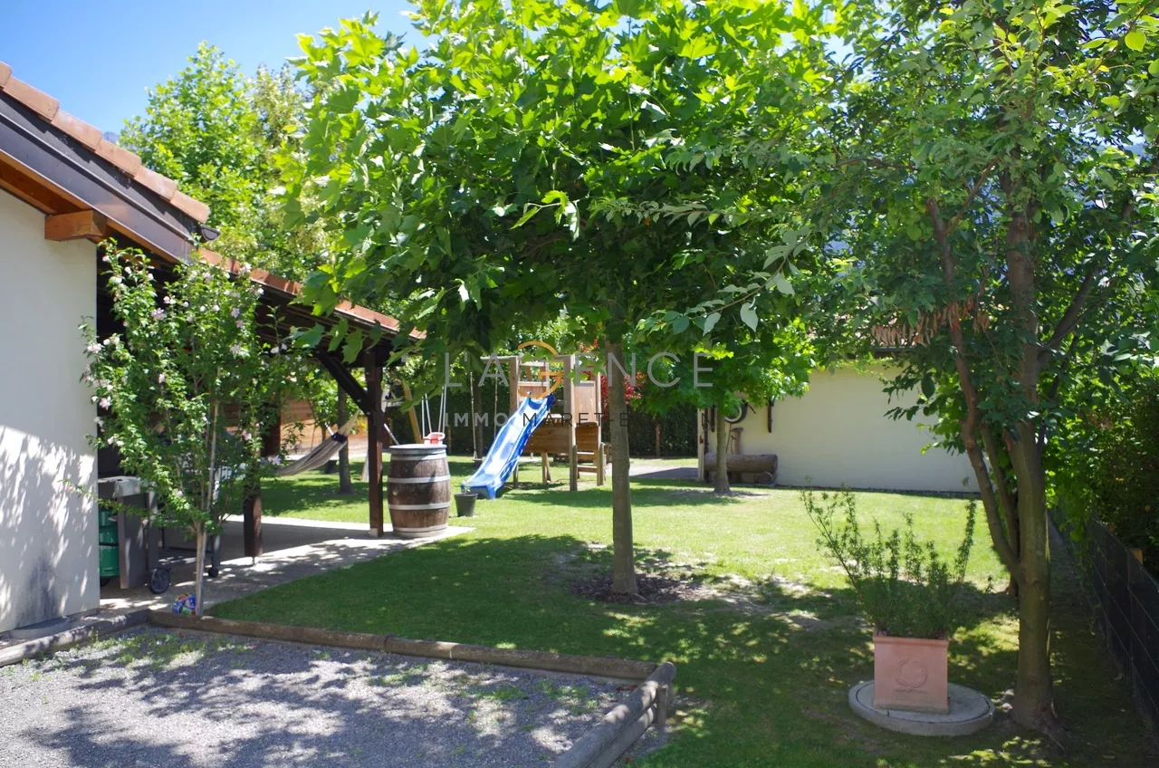 GRANDE VILLA INDIVIDUELLE DE 6,5 PIECES - FULLY