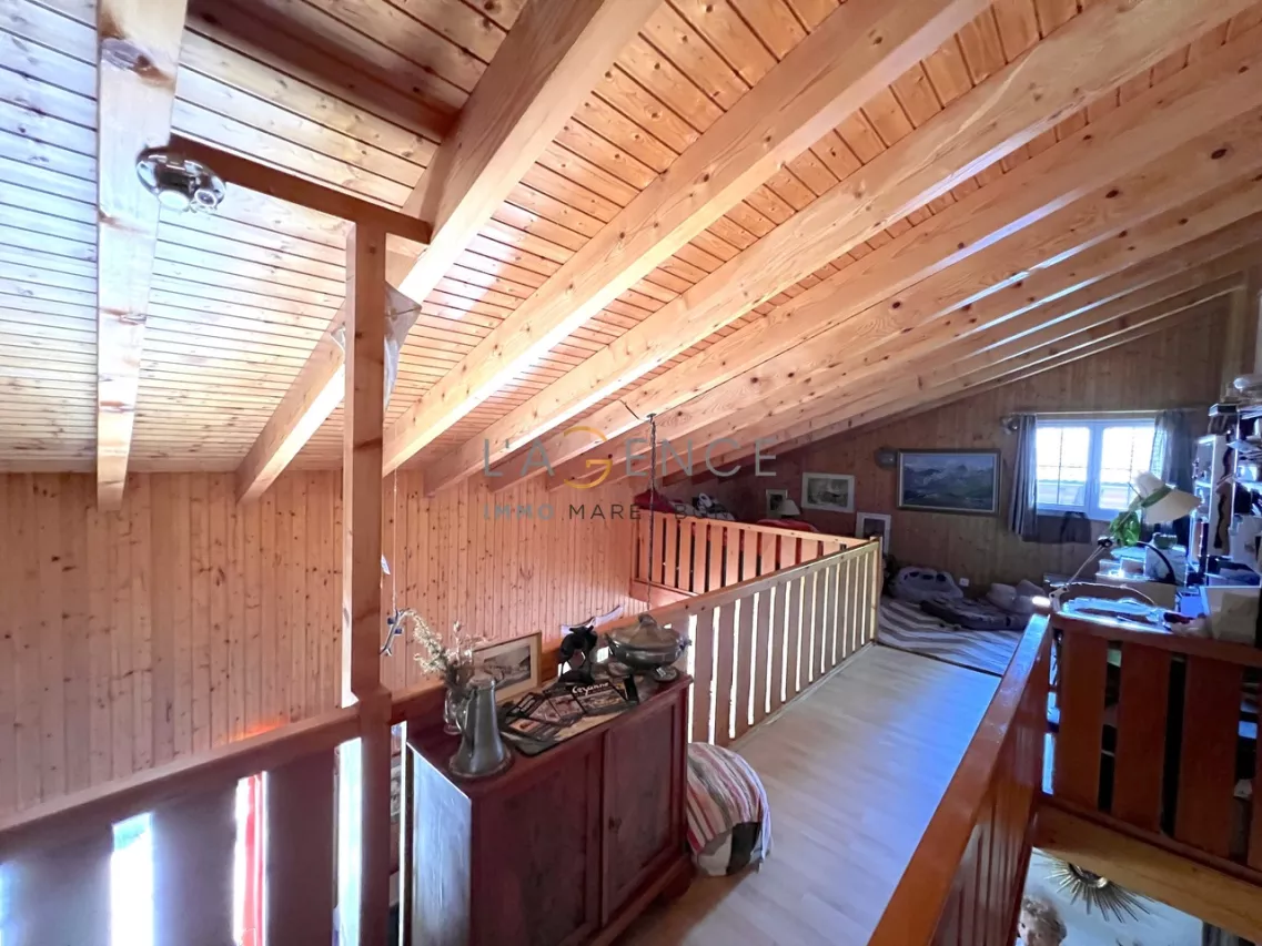 CHALET DE 5,5 PCES AVEC MEZZANINE