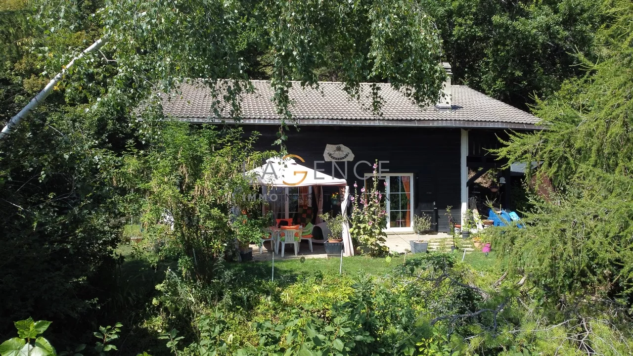 CHALET DE 5,5 PCES AVEC MEZZANINE