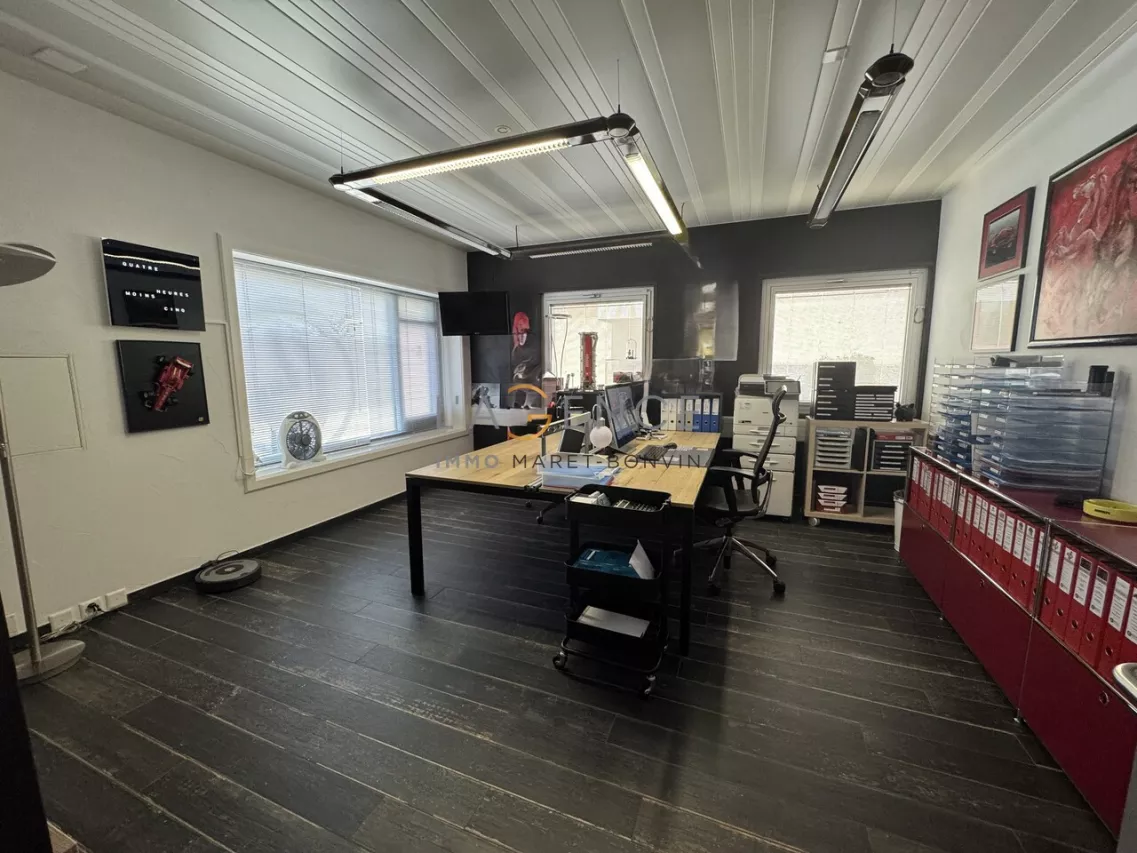 Pour investisseur - Espace commercial polyvalent et climatisé !
