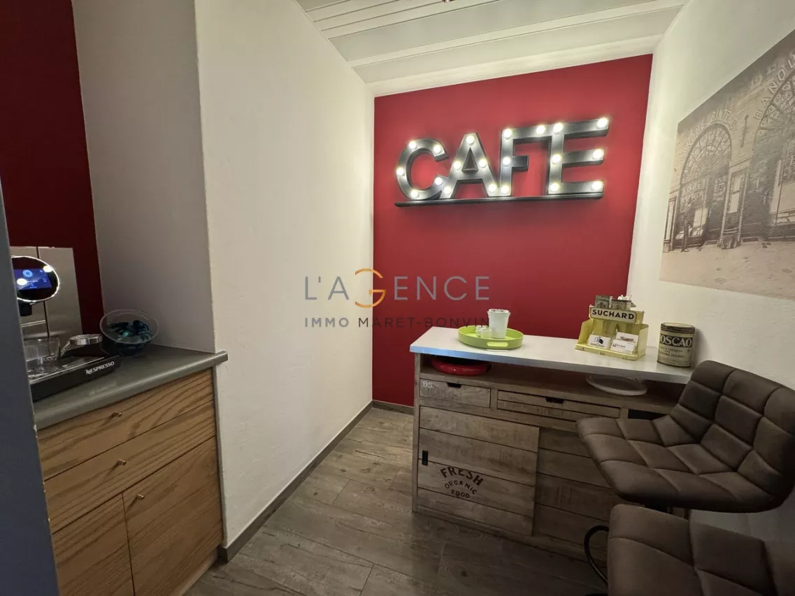 Pour investisseur - Espace commercial polyvalent et climatisé !