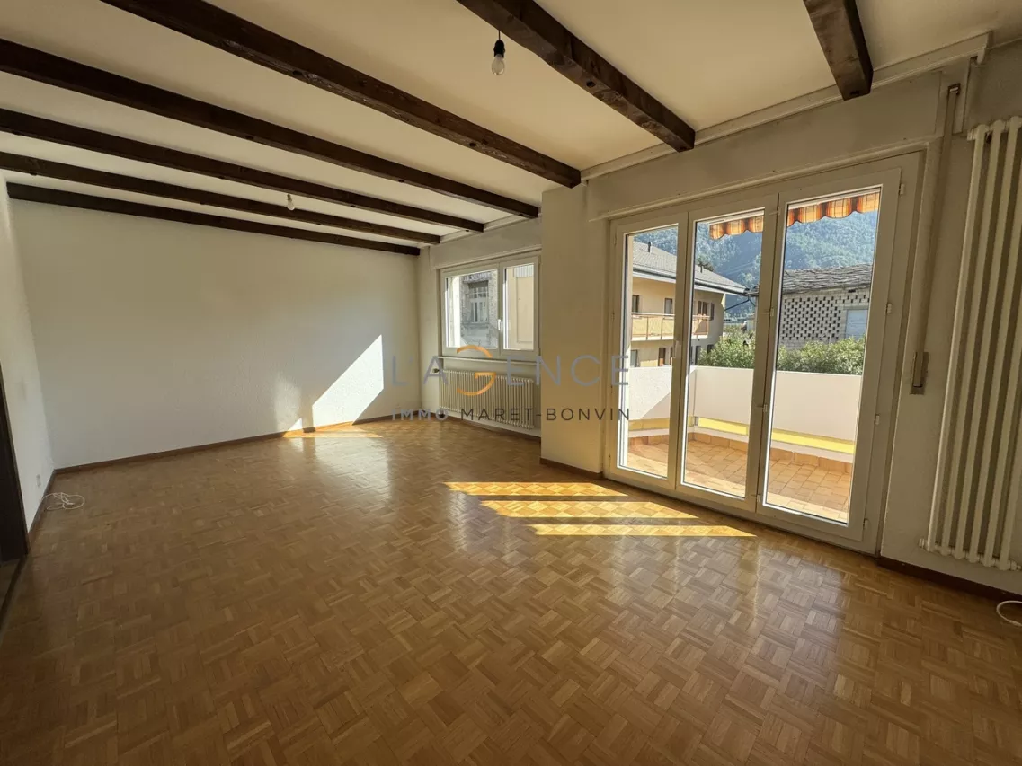 Appartement de 4.5 pièces dans une petite résidence - Uvrier