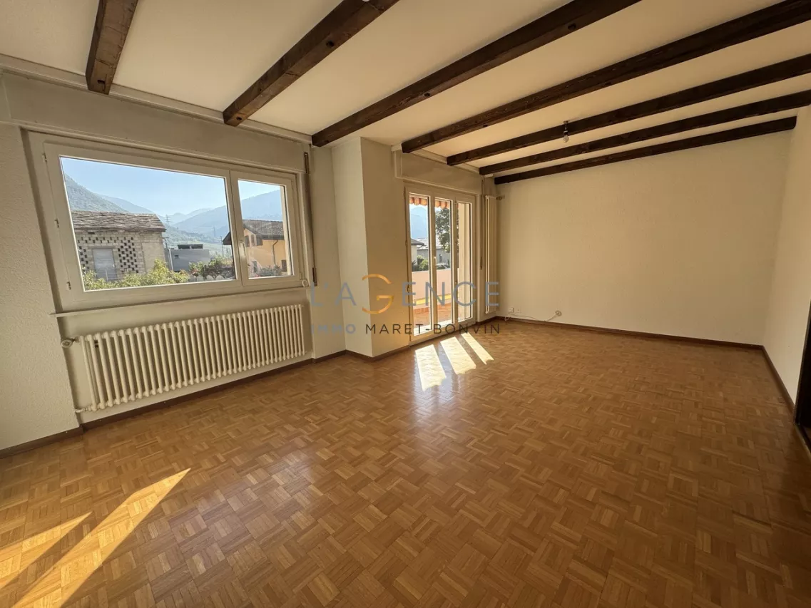 Appartement de 4.5 pièces dans une petite résidence - Uvrier
