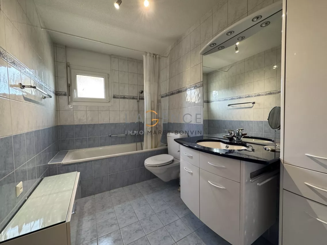 Spacieux appartement de 4.5 pièces avec grand balcon