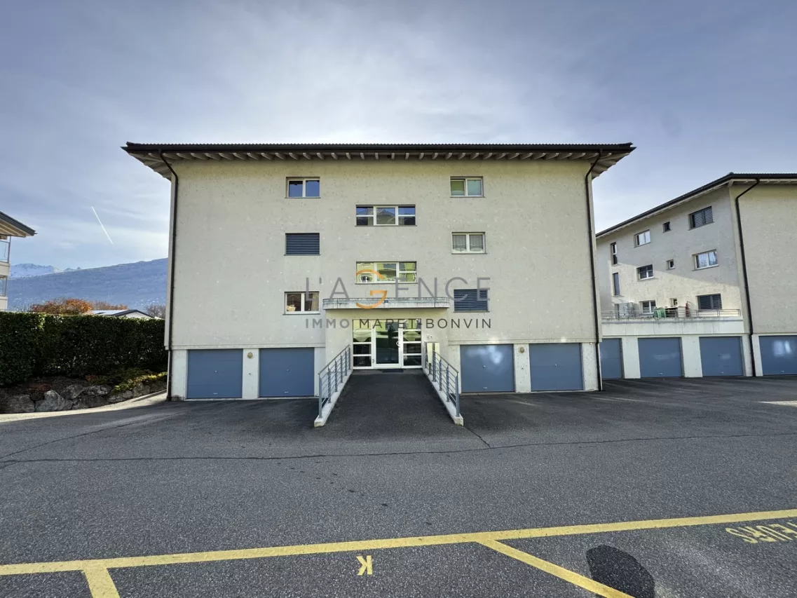 Spacieux appartement de 4.5 pièces avec grand balcon