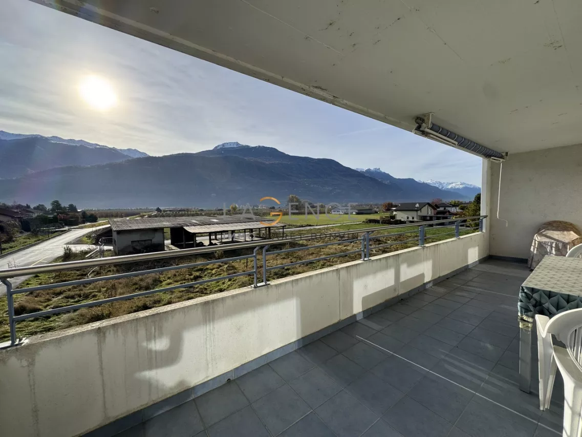 Spacieux appartement de 4.5 pièces avec grand balcon