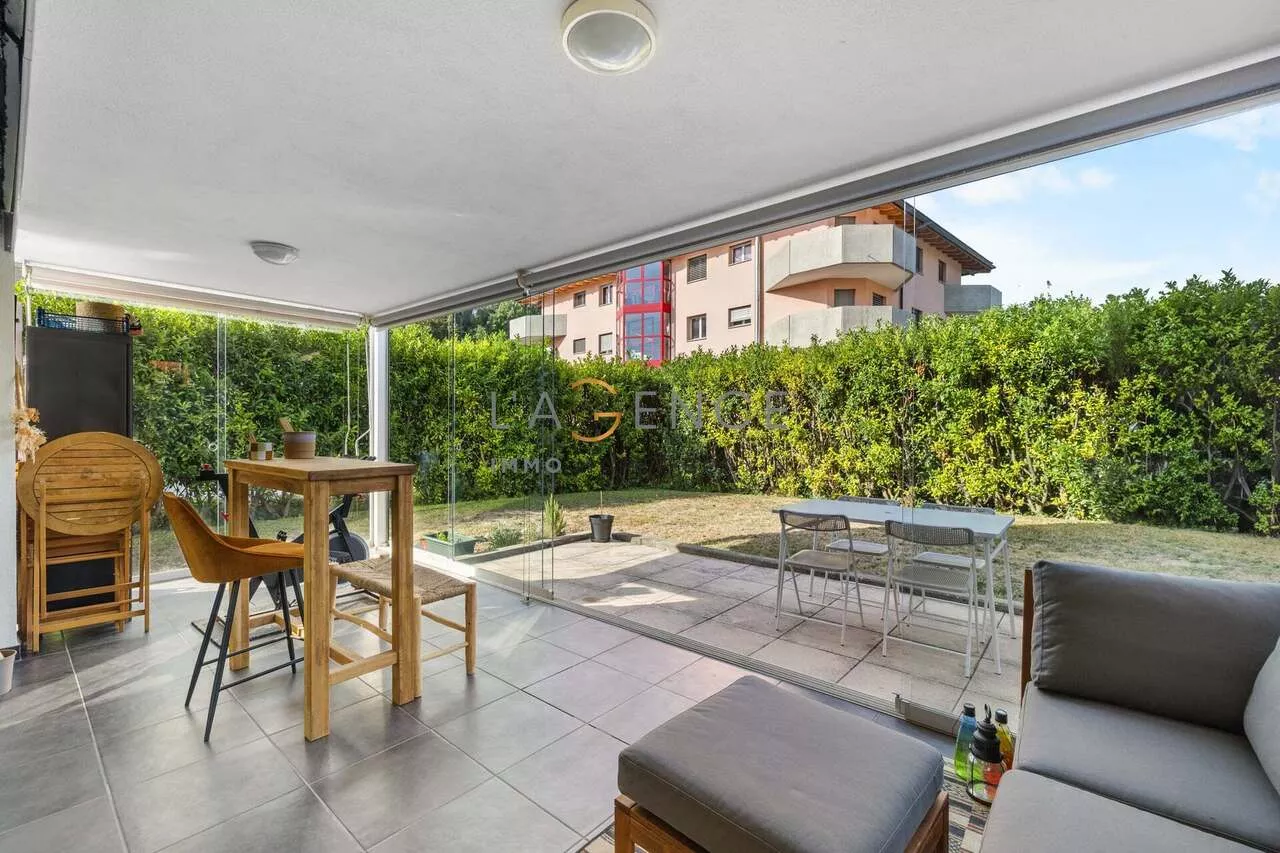 APPARTEMENT DE 3,5 PCES AVEC JARDIN D'HIVER ET PELOUSE DE 80M2