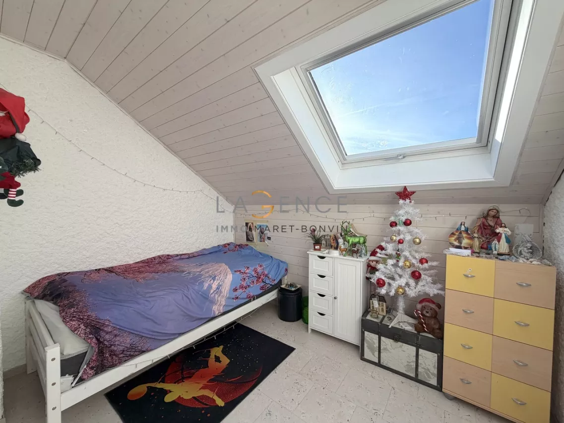 VILLA DE STANDING AVEC PISCINE