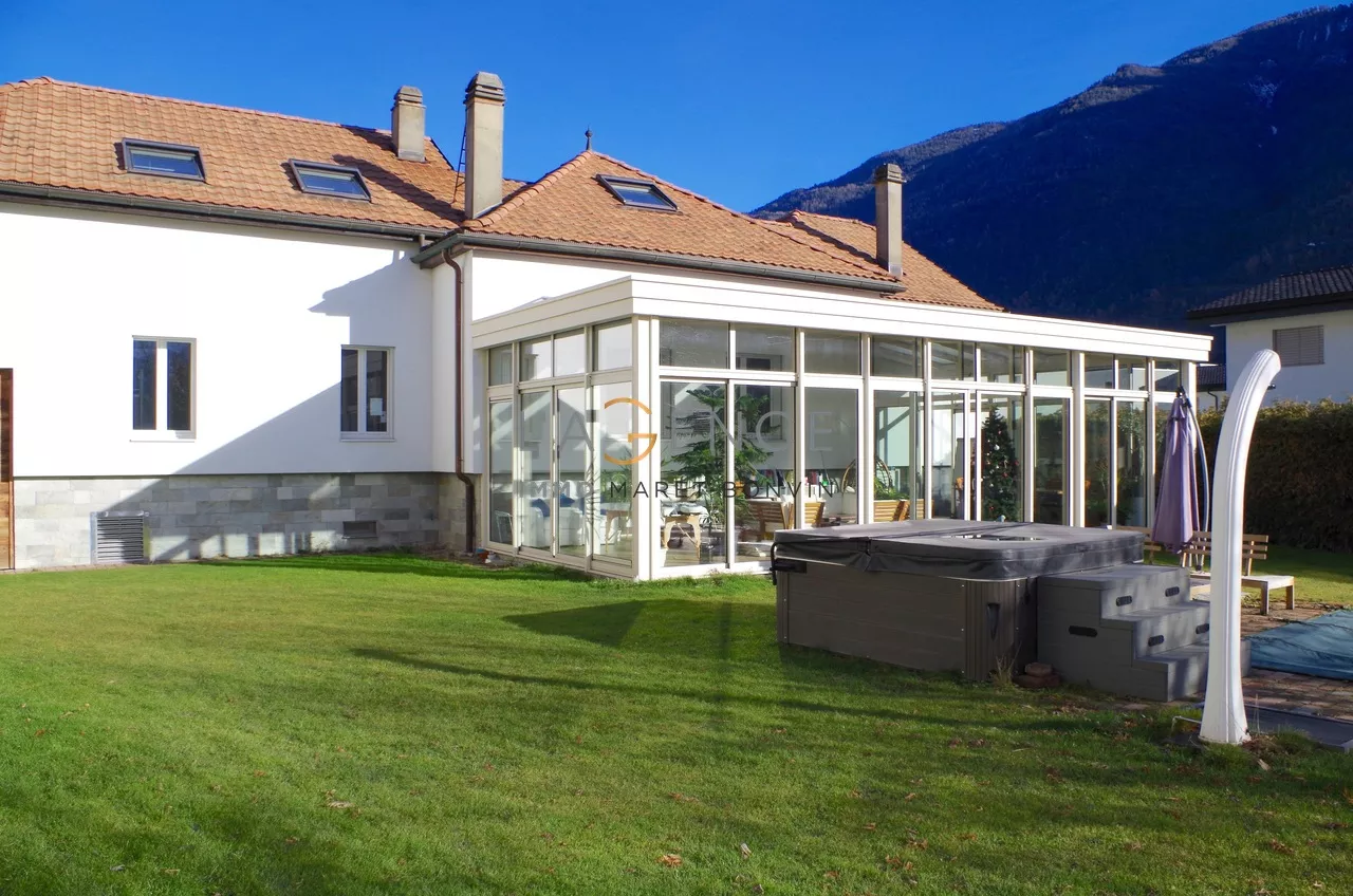 VILLA DE STANDING AVEC PISCINE