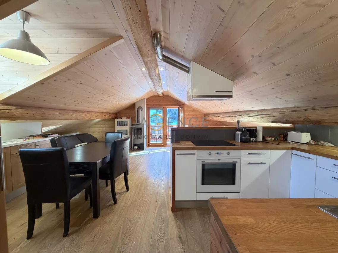 ATTIQUE AVEC CACHET - RESIDENCE SECONDAIRE OK